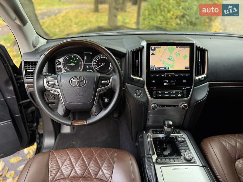 Внедорожник / Кроссовер Toyota Land Cruiser 2016 в Львове фото 55 Внедорожник / Кроссовер Toyota Land Cruiser 2016 в Львове
