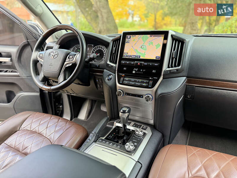 Внедорожник / Кроссовер Toyota Land Cruiser 2016 в Львове фото 65 Внедорожник / Кроссовер Toyota Land Cruiser 2016 в Львове