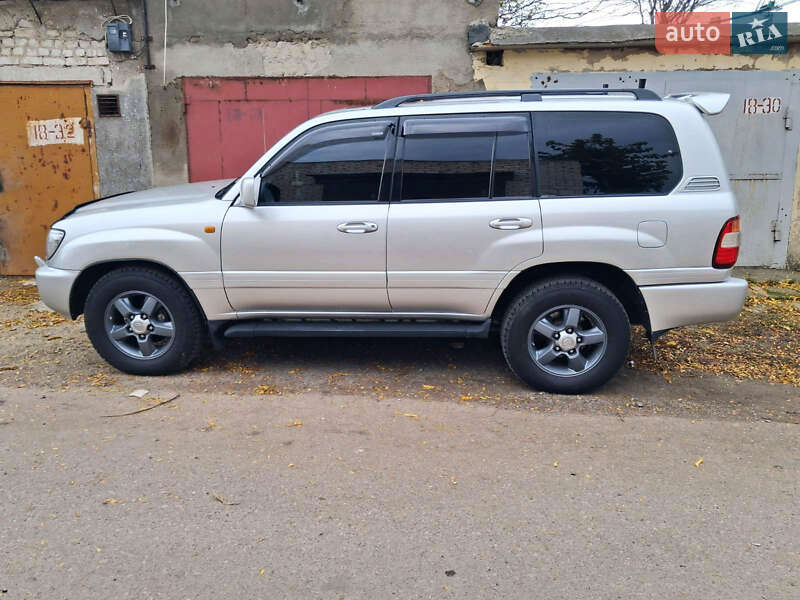 Позашляховик / Кросовер Toyota Land Cruiser 2006 в Одесі