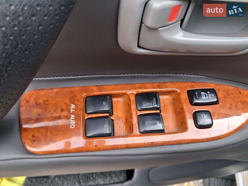 Позашляховик / Кросовер Toyota Land Cruiser 2006 в Одесі