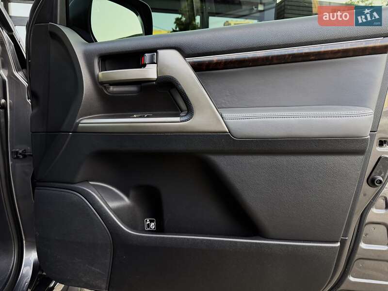 Внедорожник / Кроссовер Toyota Land Cruiser 2008 в Киеве фото 33 Внедорожник / Кроссовер Toyota Land Cruiser 2008 в Киеве