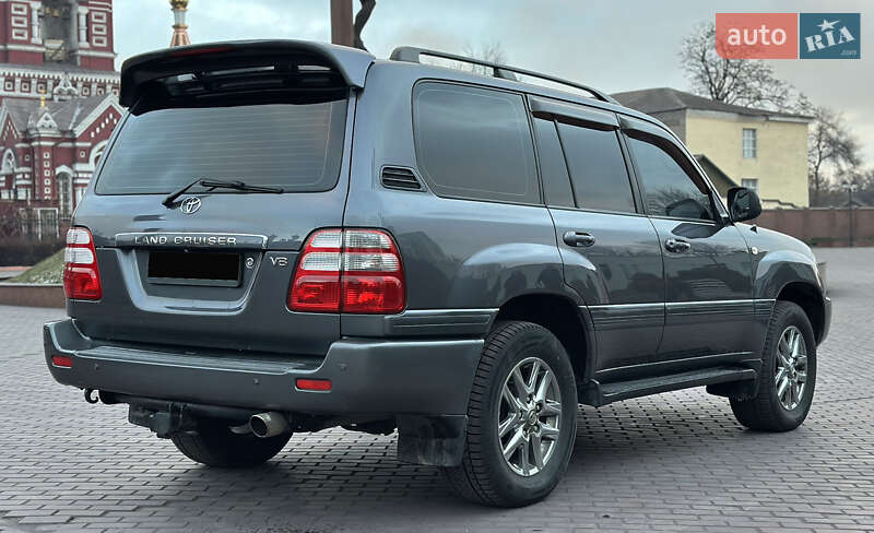 Позашляховик / Кросовер Toyota Land Cruiser 2004 в Дніпрі