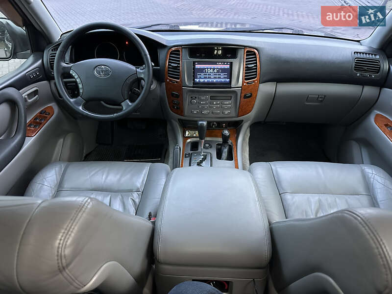 Позашляховик / Кросовер Toyota Land Cruiser 2004 в Дніпрі