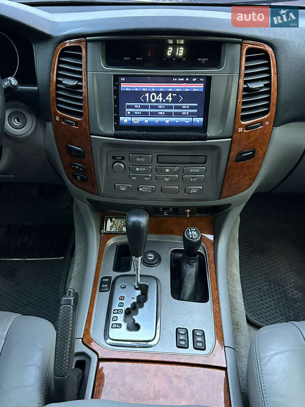 Позашляховик / Кросовер Toyota Land Cruiser 2004 в Дніпрі