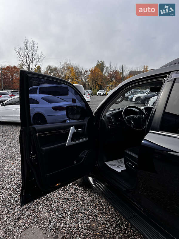 Позашляховик / Кросовер Toyota Land Cruiser 2015 в Черкасах фото 9 Позашляховик / Кросовер Toyota Land Cruiser 2015 в Черкасах