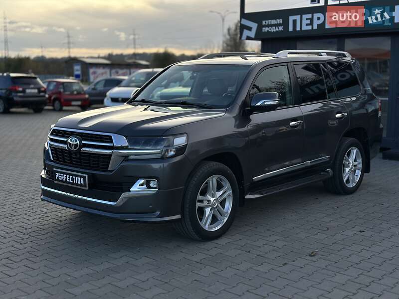 Внедорожник / Кроссовер Toyota Land Cruiser 2011 в Черновцах фото 3 Внедорожник / Кроссовер Toyota Land Cruiser 2011 в Черновцах