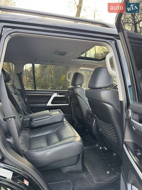 Внедорожник / Кроссовер Toyota Land Cruiser 2018 в Киеве