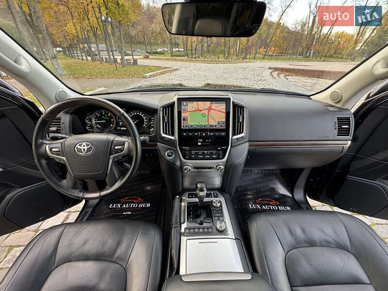 Внедорожник / Кроссовер Toyota Land Cruiser 2018 в Киеве