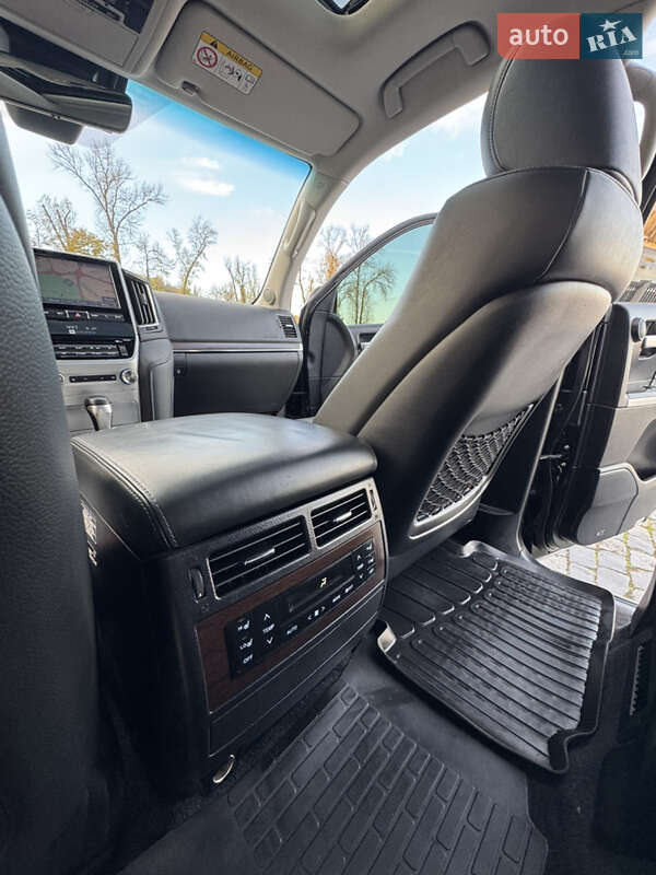 Внедорожник / Кроссовер Toyota Land Cruiser 2018 в Киеве