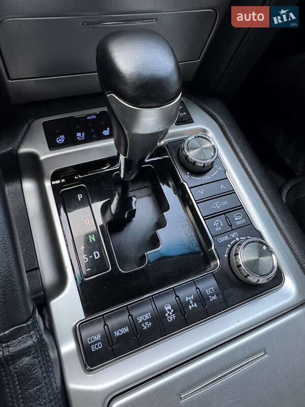 Внедорожник / Кроссовер Toyota Land Cruiser 2018 в Киеве