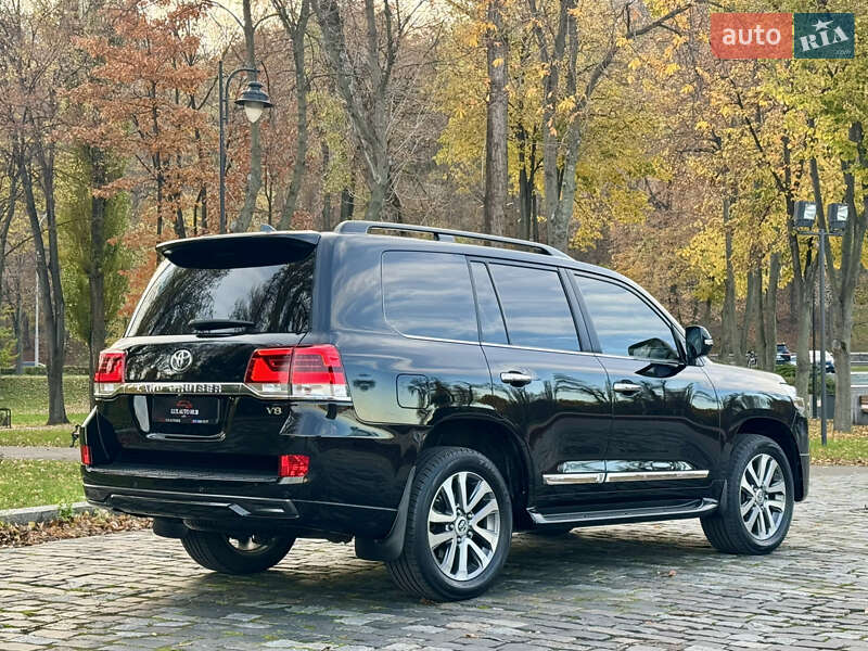 Внедорожник / Кроссовер Toyota Land Cruiser 2018 в Киеве