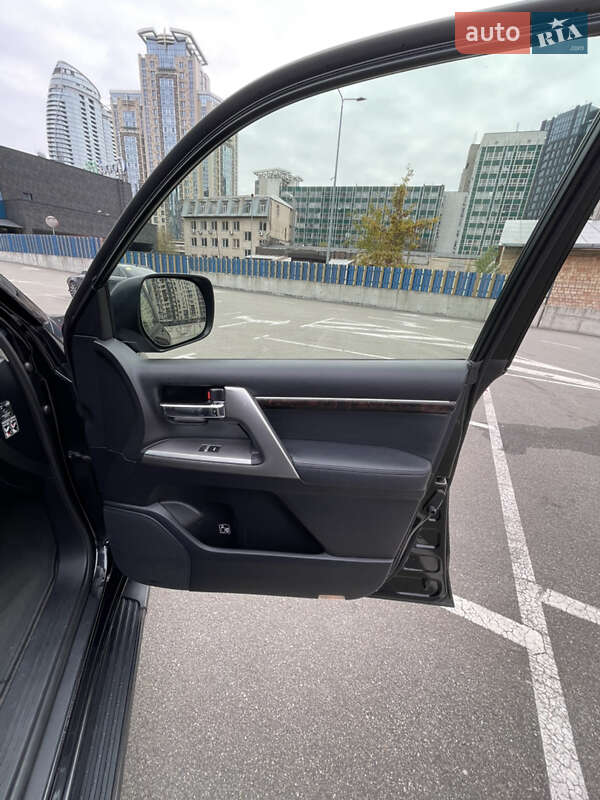 Внедорожник / Кроссовер Toyota Land Cruiser 2012 в Киеве фото 12 Внедорожник / Кроссовер Toyota Land Cruiser 2012 в Киеве