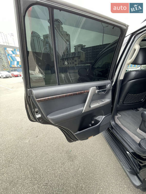 Внедорожник / Кроссовер Toyota Land Cruiser 2012 в Киеве фото 18 Внедорожник / Кроссовер Toyota Land Cruiser 2012 в Киеве