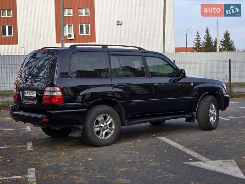 Позашляховик / Кросовер Toyota Land Cruiser 2004 в Малині