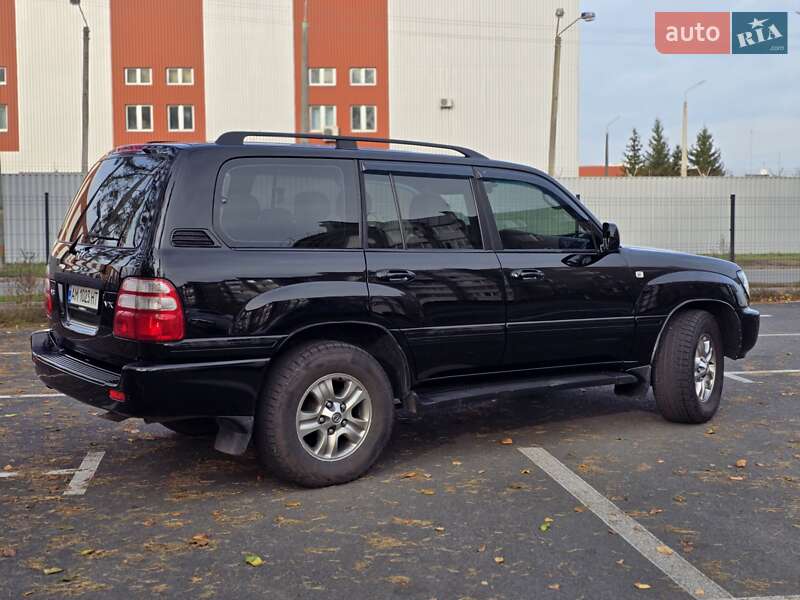 Позашляховик / Кросовер Toyota Land Cruiser 2004 в Малині