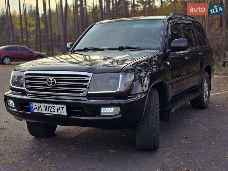 Позашляховик / Кросовер Toyota Land Cruiser 2004 в Малині