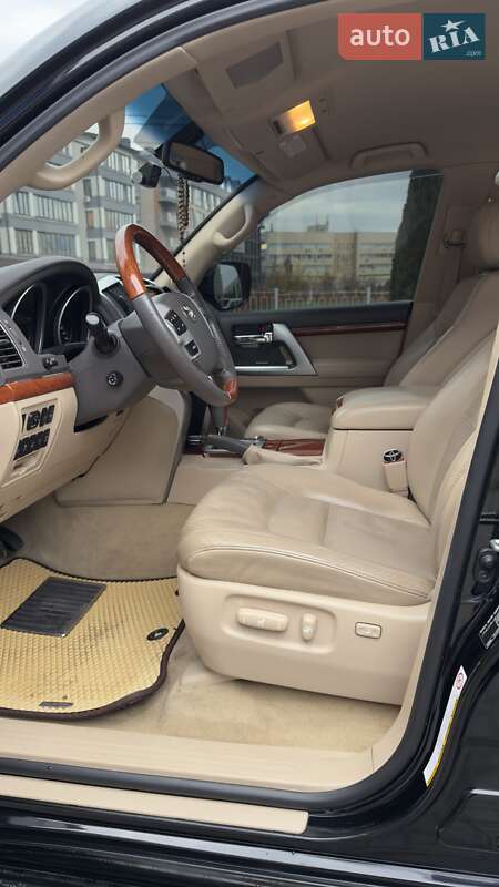Внедорожник / Кроссовер Toyota Land Cruiser 2012 в Киеве фото 10 Внедорожник / Кроссовер Toyota Land Cruiser 2012 в Киеве