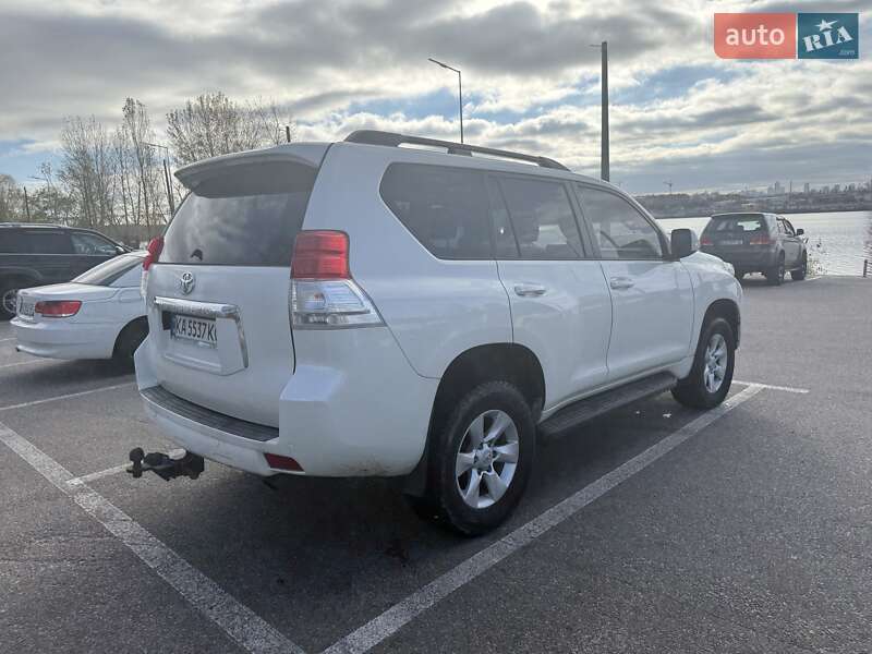 Внедорожник / Кроссовер Toyota Land Cruiser 2010 в Киеве фото 10 Внедорожник / Кроссовер Toyota Land Cruiser 2010 в Киеве