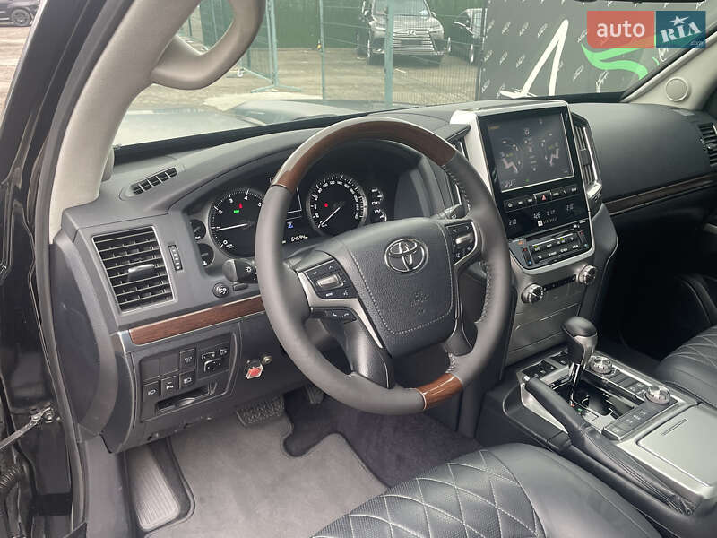 Внедорожник / Кроссовер Toyota Land Cruiser 2017 в Киеве