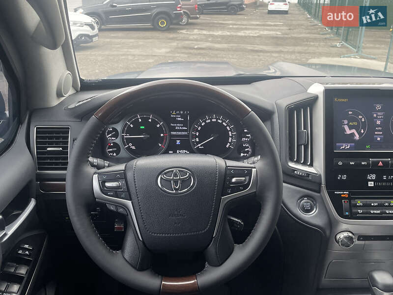 Внедорожник / Кроссовер Toyota Land Cruiser 2017 в Киеве