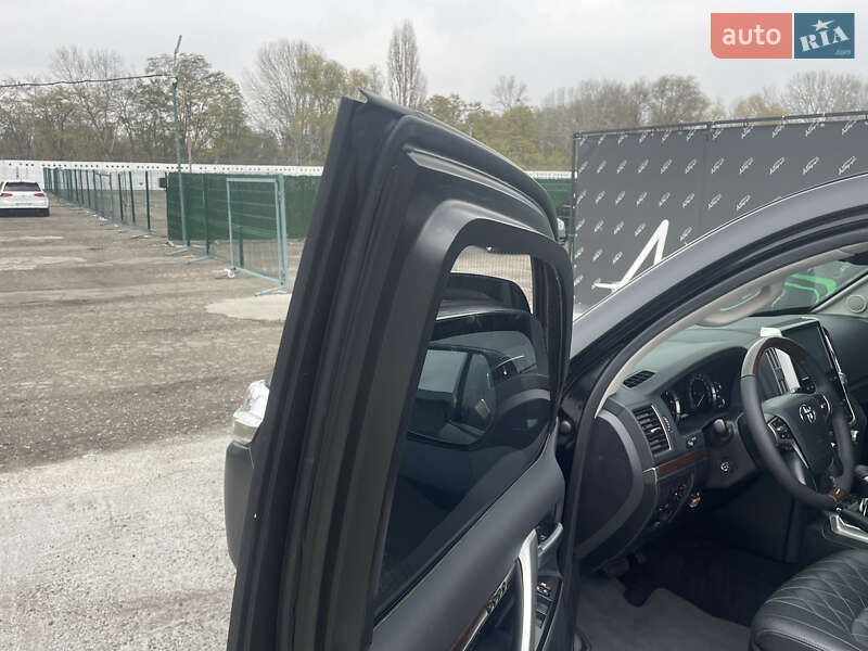 Внедорожник / Кроссовер Toyota Land Cruiser 2017 в Киеве