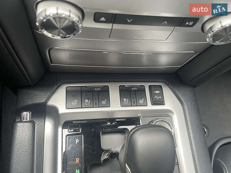 Внедорожник / Кроссовер Toyota Land Cruiser 2017 в Киеве