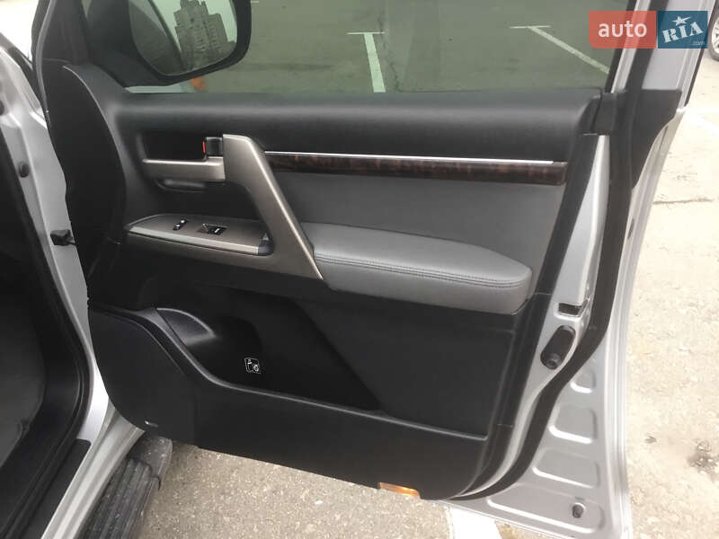 Внедорожник / Кроссовер Toyota Land Cruiser 2008 в Киеве фото 17 Внедорожник / Кроссовер Toyota Land Cruiser 2008 в Киеве