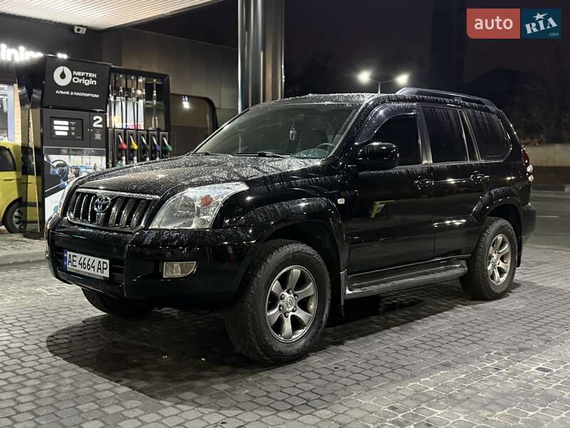 Внедорожник / Кроссовер Toyota Land Cruiser 2006 в Днепре