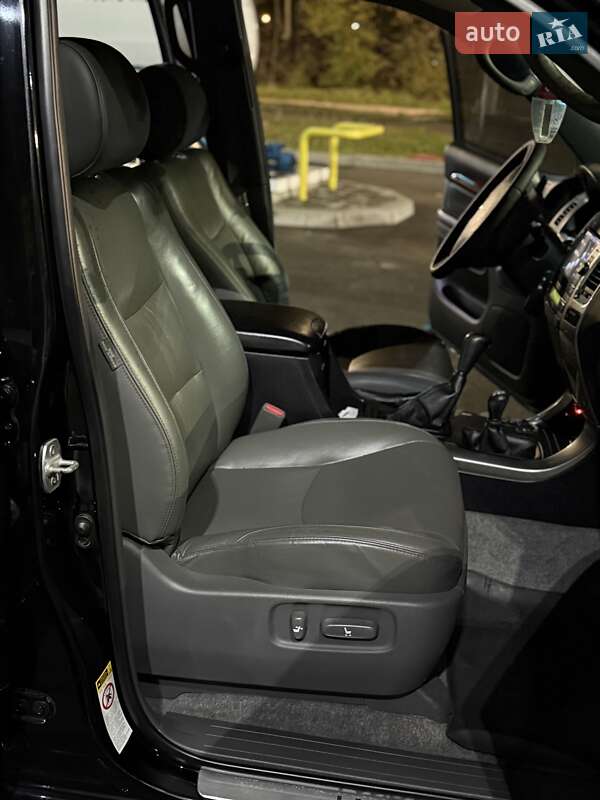 Внедорожник / Кроссовер Toyota Land Cruiser 2006 в Днепре