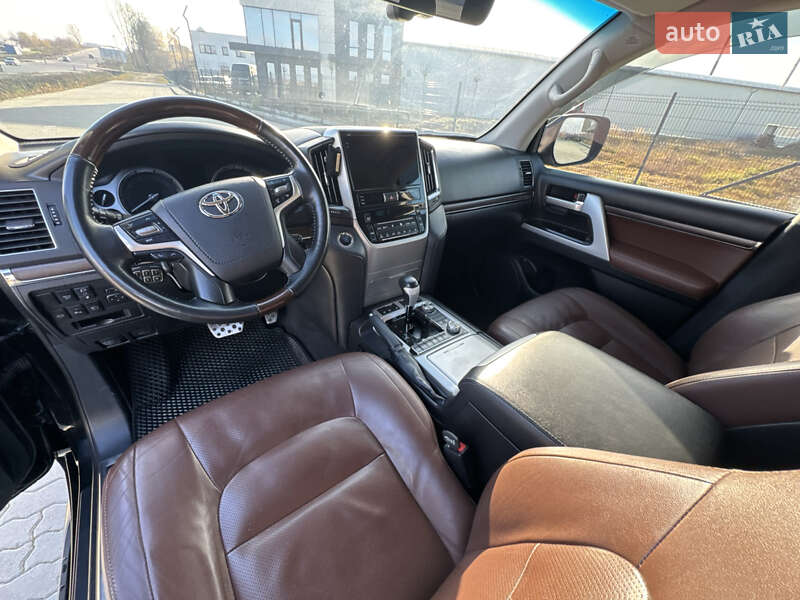 Внедорожник / Кроссовер Toyota Land Cruiser 2019 в Львове фото 46 Внедорожник / Кроссовер Toyota Land Cruiser 2019 в Львове