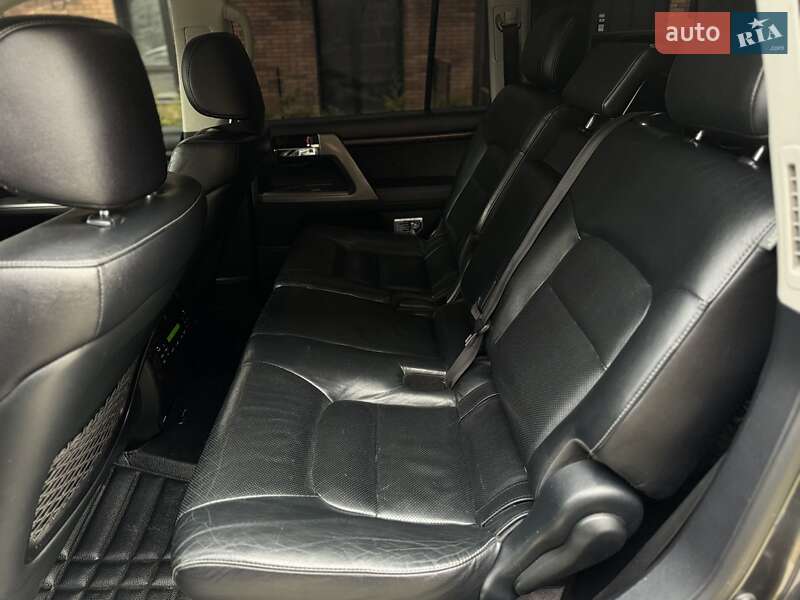 Внедорожник / Кроссовер Toyota Land Cruiser 2012 в Калуше