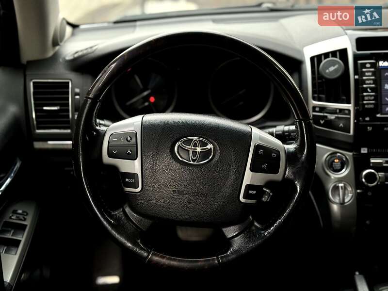 Внедорожник / Кроссовер Toyota Land Cruiser 2012 в Калуше