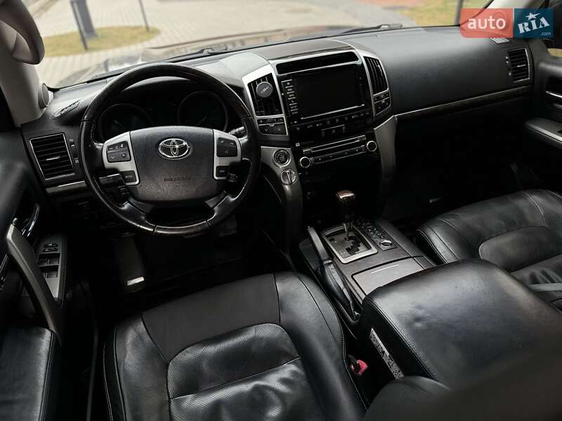 Внедорожник / Кроссовер Toyota Land Cruiser 2012 в Калуше