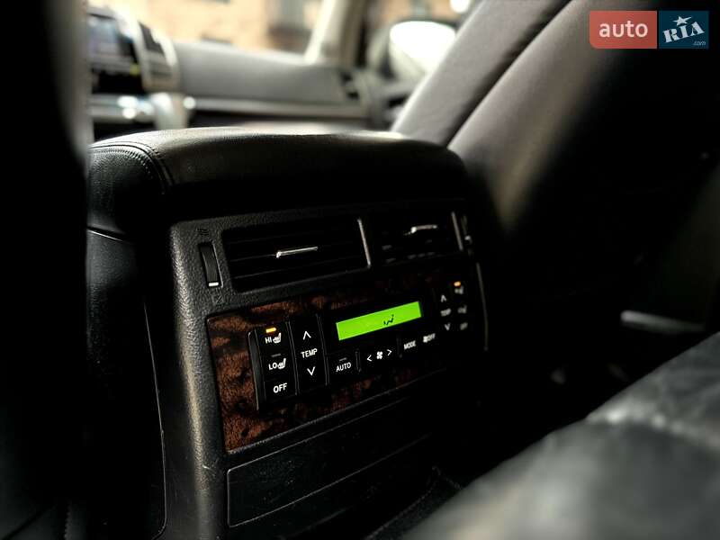 Внедорожник / Кроссовер Toyota Land Cruiser 2012 в Калуше