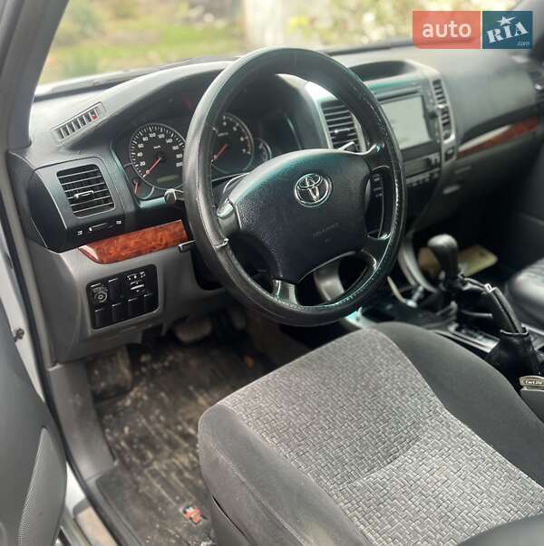 Внедорожник / Кроссовер Toyota Land Cruiser 2004 в Каменском фото 3 Внедорожник / Кроссовер Toyota Land Cruiser 2004 в Каменском