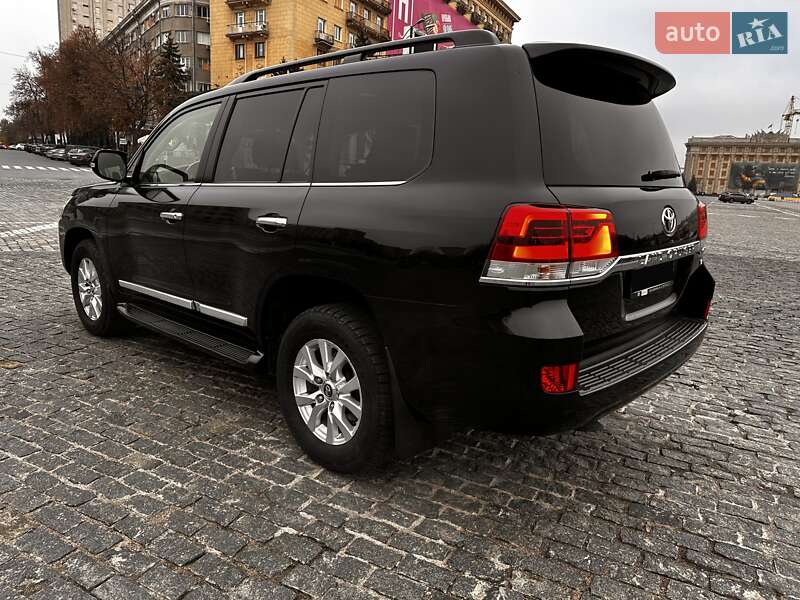 Внедорожник / Кроссовер Toyota Land Cruiser 2019 в Харькове фото 6 Внедорожник / Кроссовер Toyota Land Cruiser 2019 в Харькове