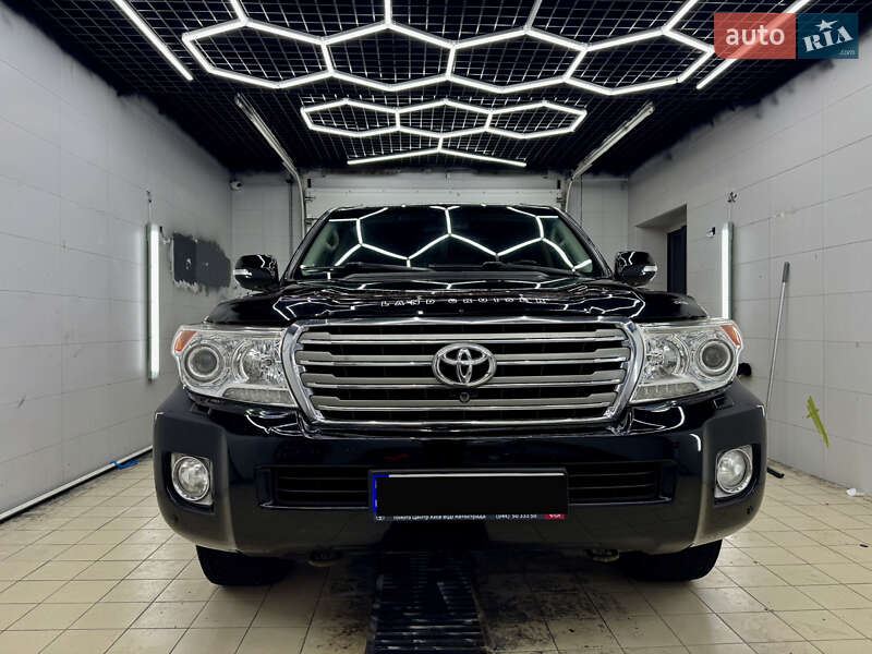 Toyota Land Cruiser 2013