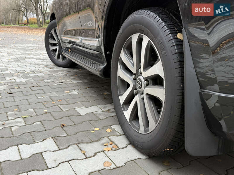 Внедорожник / Кроссовер Toyota Land Cruiser 2016 в Тернополе