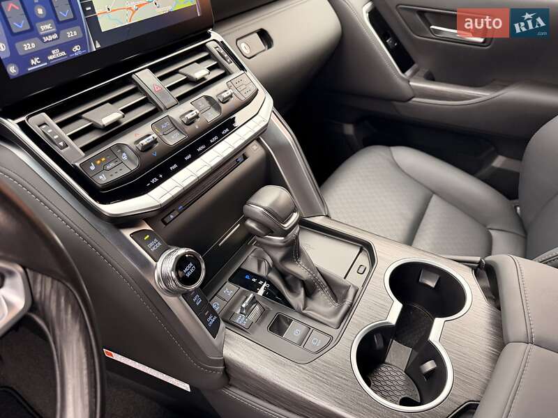 Внедорожник / Кроссовер Toyota Land Cruiser 2023 в Киеве