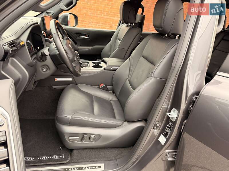 Внедорожник / Кроссовер Toyota Land Cruiser 2023 в Киеве