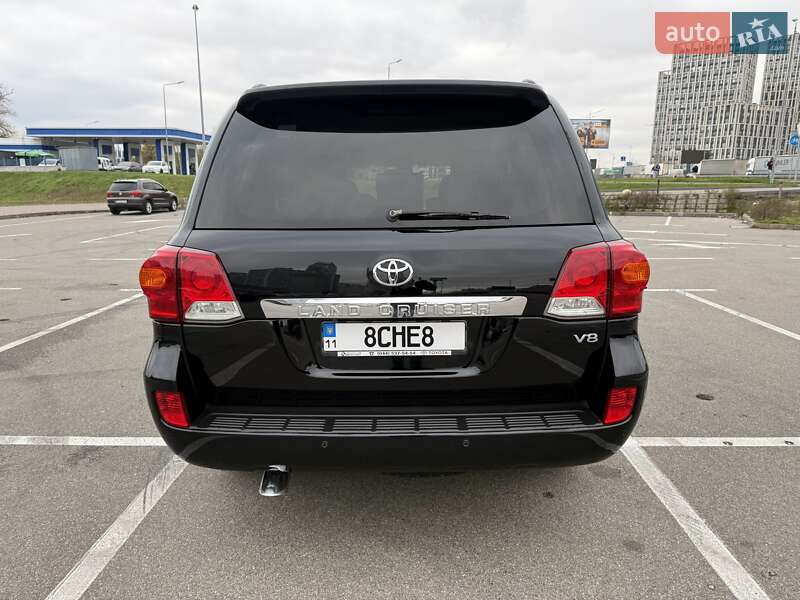 Внедорожник / Кроссовер Toyota Land Cruiser 2013 в Киеве фото 36 Внедорожник / Кроссовер Toyota Land Cruiser 2013 в Киеве