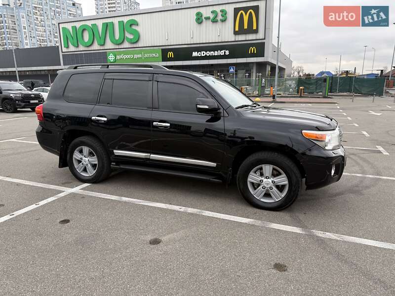 Внедорожник / Кроссовер Toyota Land Cruiser 2013 в Киеве фото 45 Внедорожник / Кроссовер Toyota Land Cruiser 2013 в Киеве