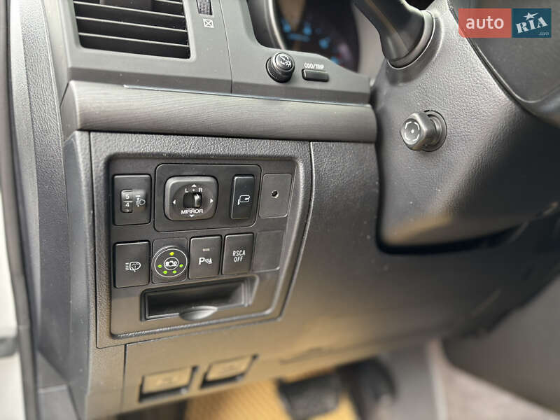 Внедорожник / Кроссовер Toyota Land Cruiser 2011 в Киеве фото 12 Внедорожник / Кроссовер Toyota Land Cruiser 2011 в Киеве