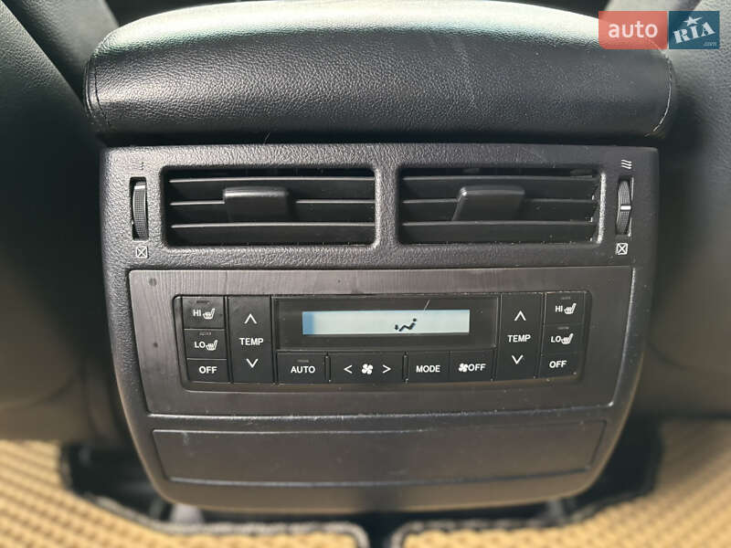 Внедорожник / Кроссовер Toyota Land Cruiser 2011 в Киеве фото 20 Внедорожник / Кроссовер Toyota Land Cruiser 2011 в Киеве