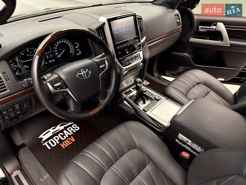 Внедорожник / Кроссовер Toyota Land Cruiser 2020 в Киеве
