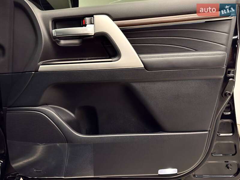 Внедорожник / Кроссовер Toyota Land Cruiser 2020 в Киеве