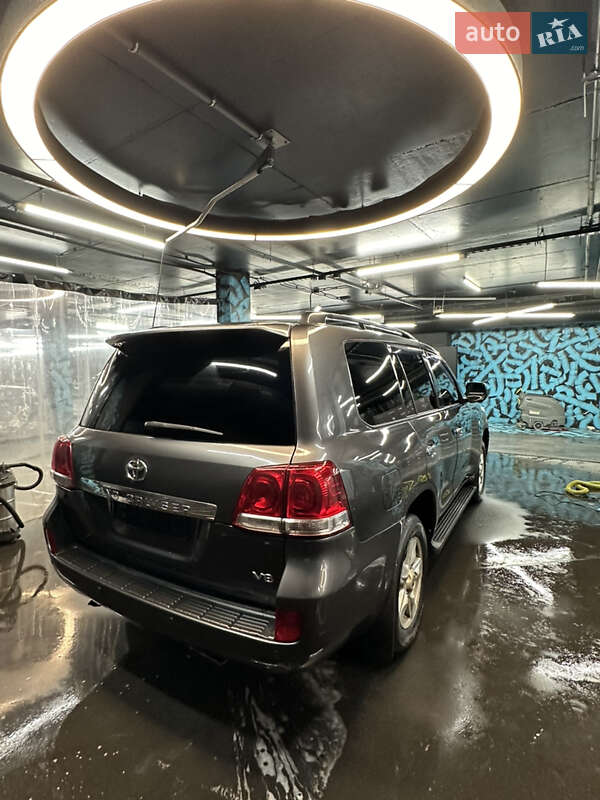 Внедорожник / Кроссовер Toyota Land Cruiser 2010 в Киеве фото 4 Внедорожник / Кроссовер Toyota Land Cruiser 2010 в Киеве