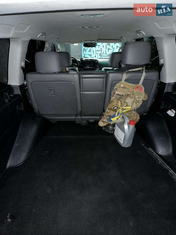 Внедорожник / Кроссовер Toyota Land Cruiser 2010 в Киеве фото 11 Внедорожник / Кроссовер Toyota Land Cruiser 2010 в Киеве