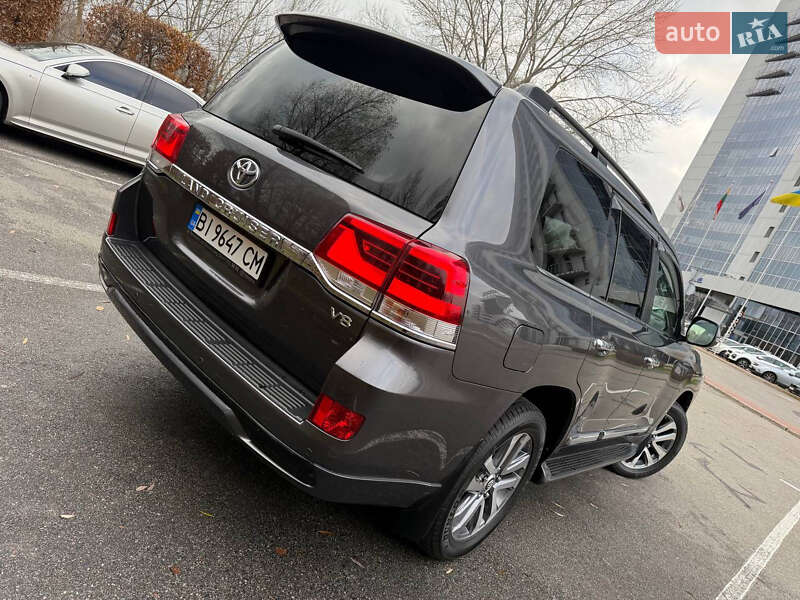 Внедорожник / Кроссовер Toyota Land Cruiser 2018 в Киеве
