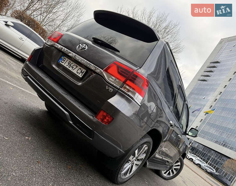 Внедорожник / Кроссовер Toyota Land Cruiser 2018 в Киеве